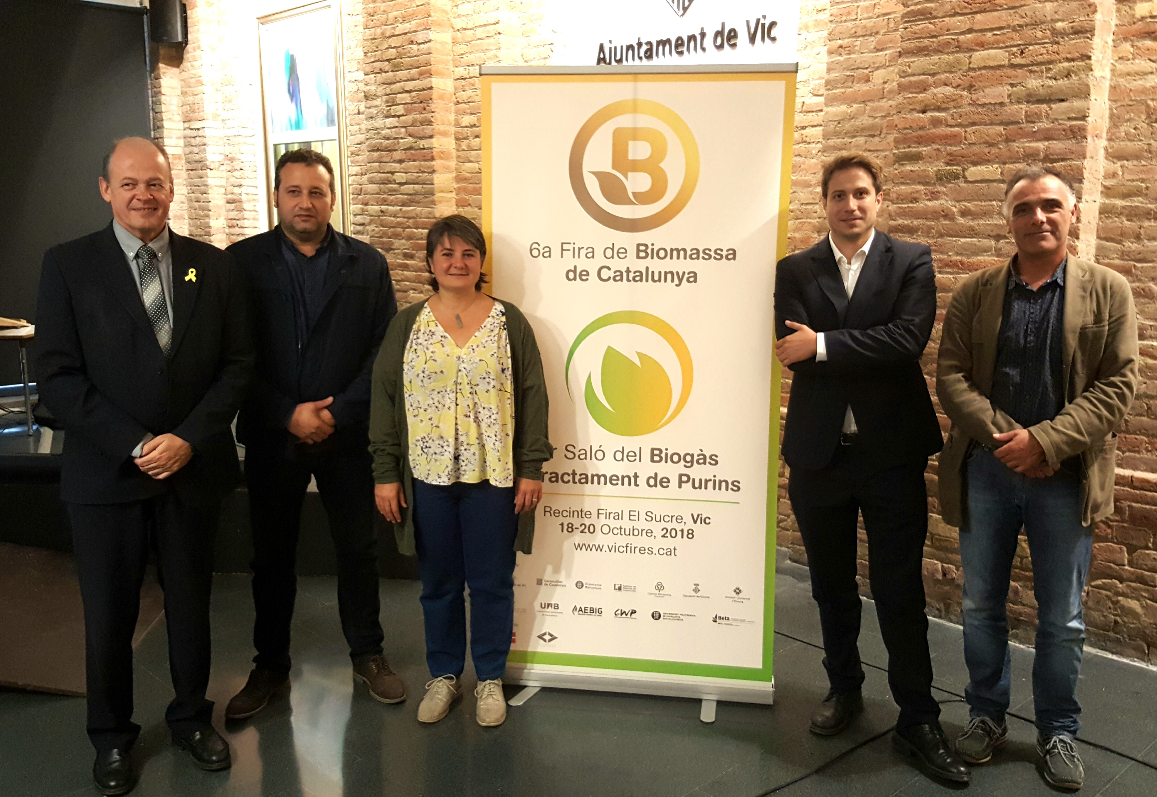 La directora general d’Ecosistemes Forestals i Gestió del Medi del Departament d’Agricultura, Ramaderia, Pesca i Alimentació, Montse Barniol, el regidor de Fires i Mercats de l’Ajuntament de Vic, Benjamí Dòniga, i el gerent de l’Organisme Autònom de Fire