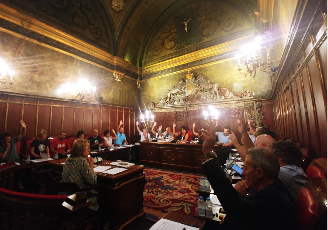 Votació favorable per entrar el punt d’urgència al Ple