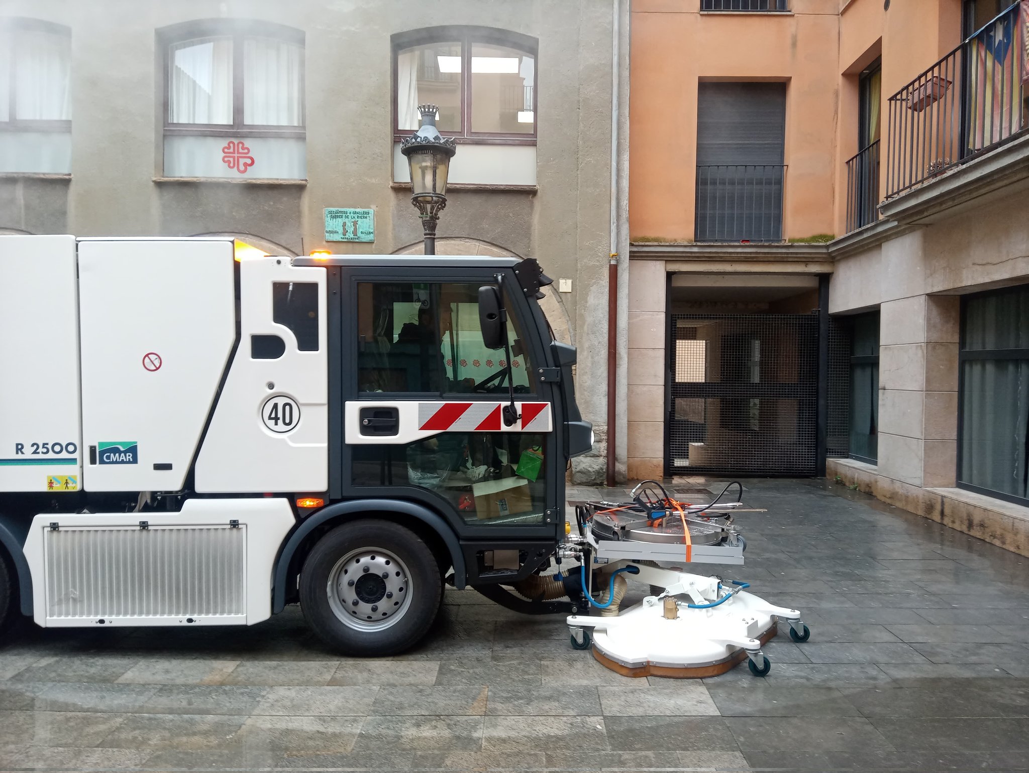 Proves de la nova màquina de neteja