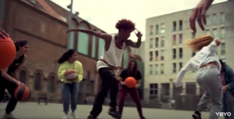 Imatge del videoclip de Macaco