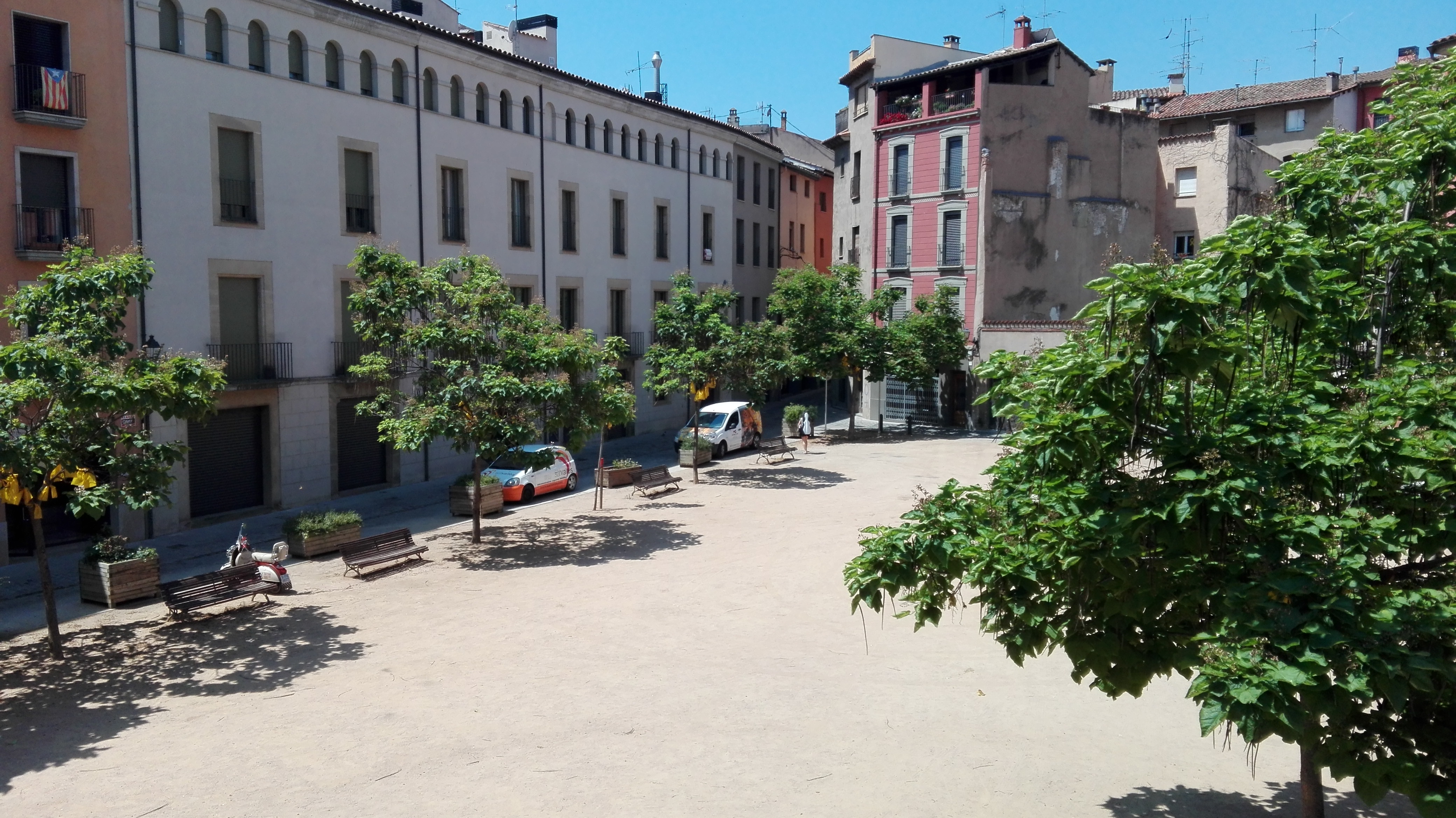 Plaça Gaudí