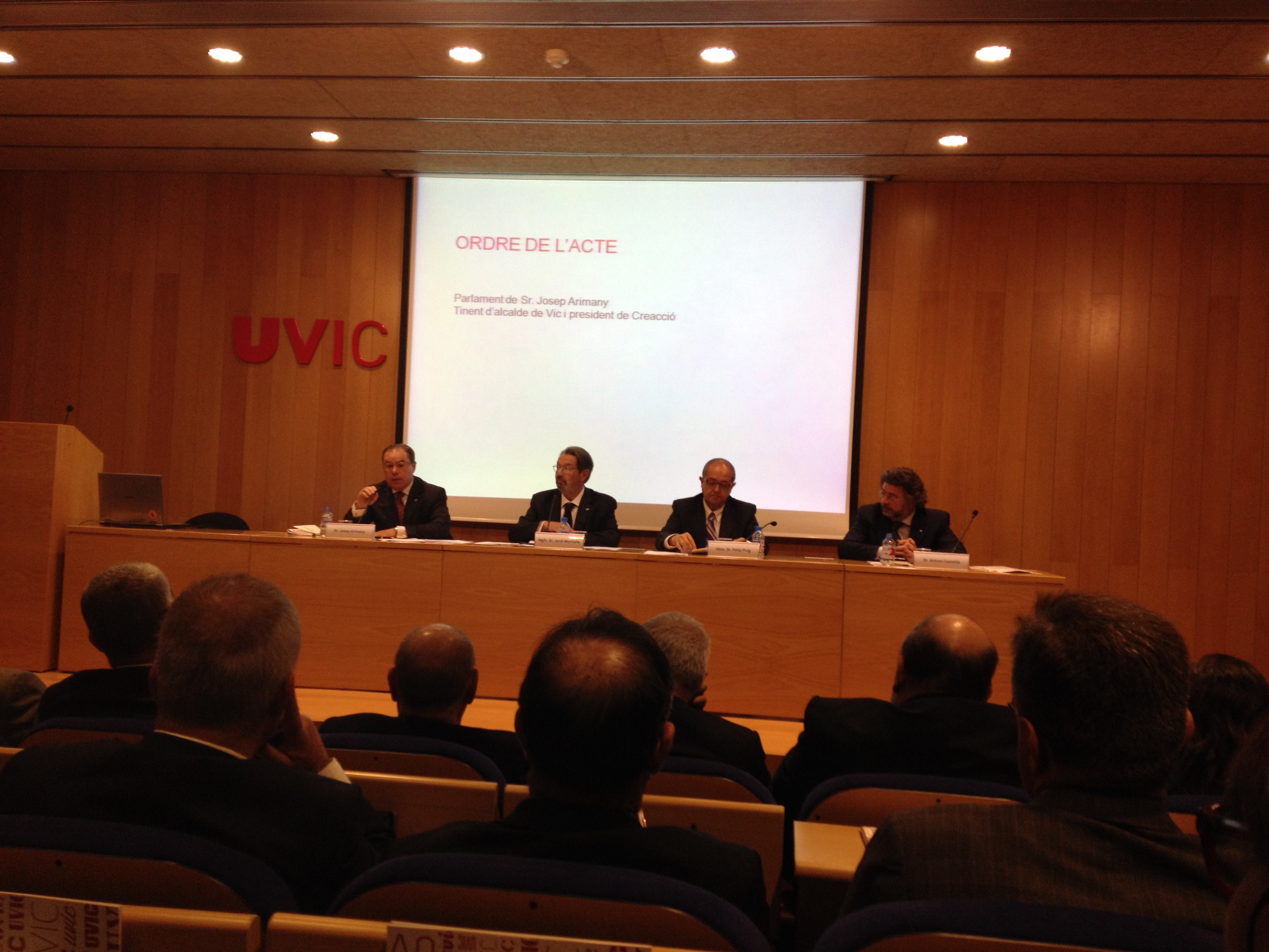 Josep Arimany, Jordi Montaña, Felip Puig i Antoni Castellà a la inauguració del curs de la UVic