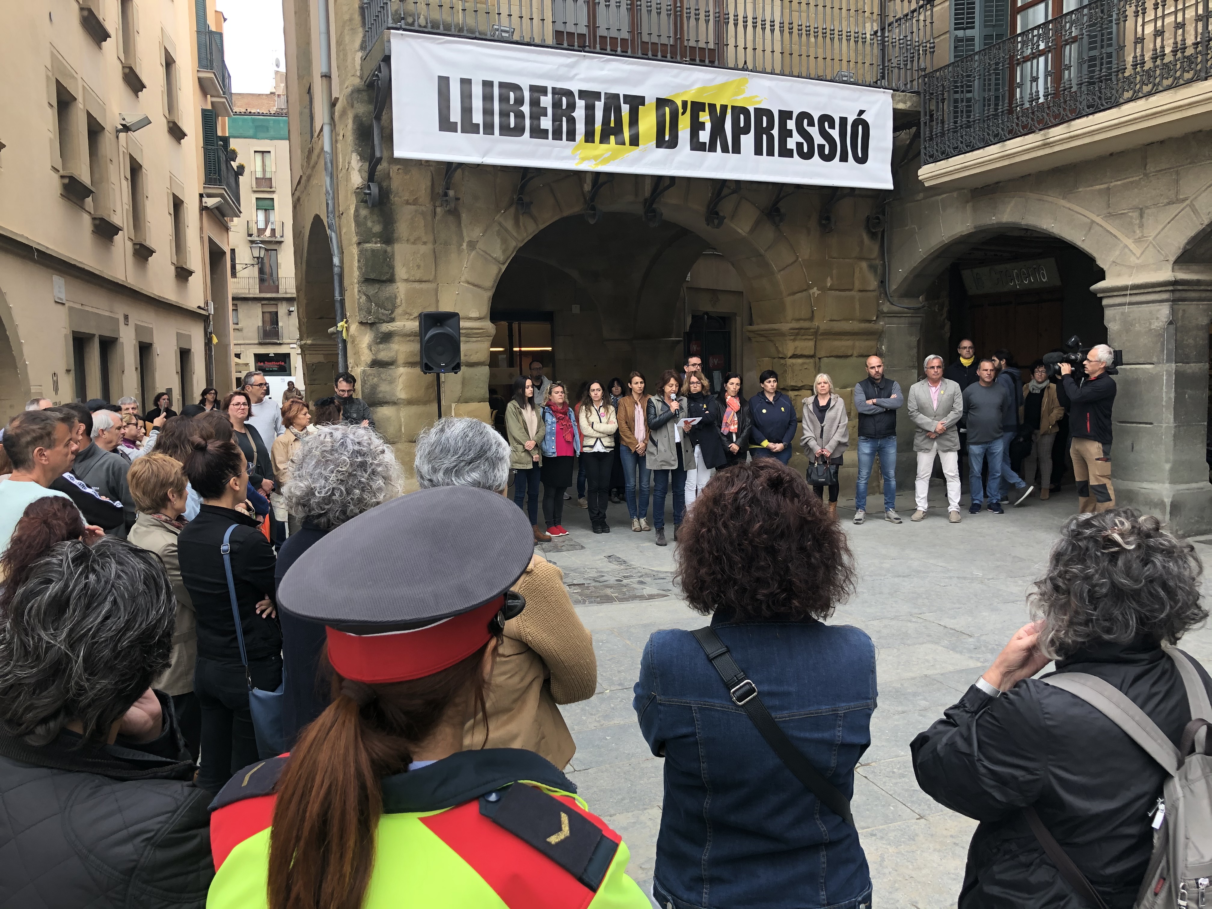 		Anna Erra llegint el manifest ‘Prou feminicidis’