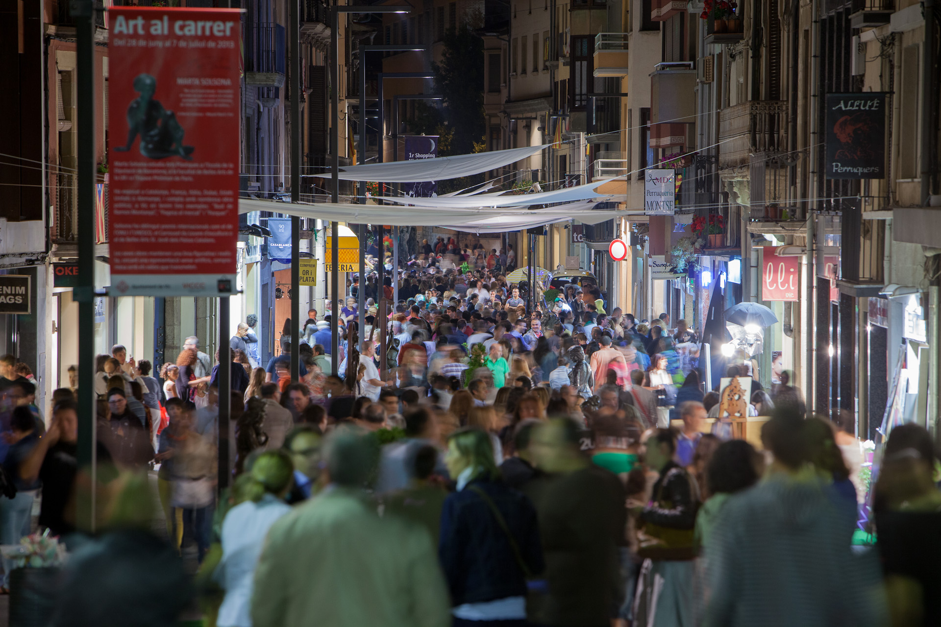  Fotografia de la iniciativa del Shopping Night al carrer de Manlleu