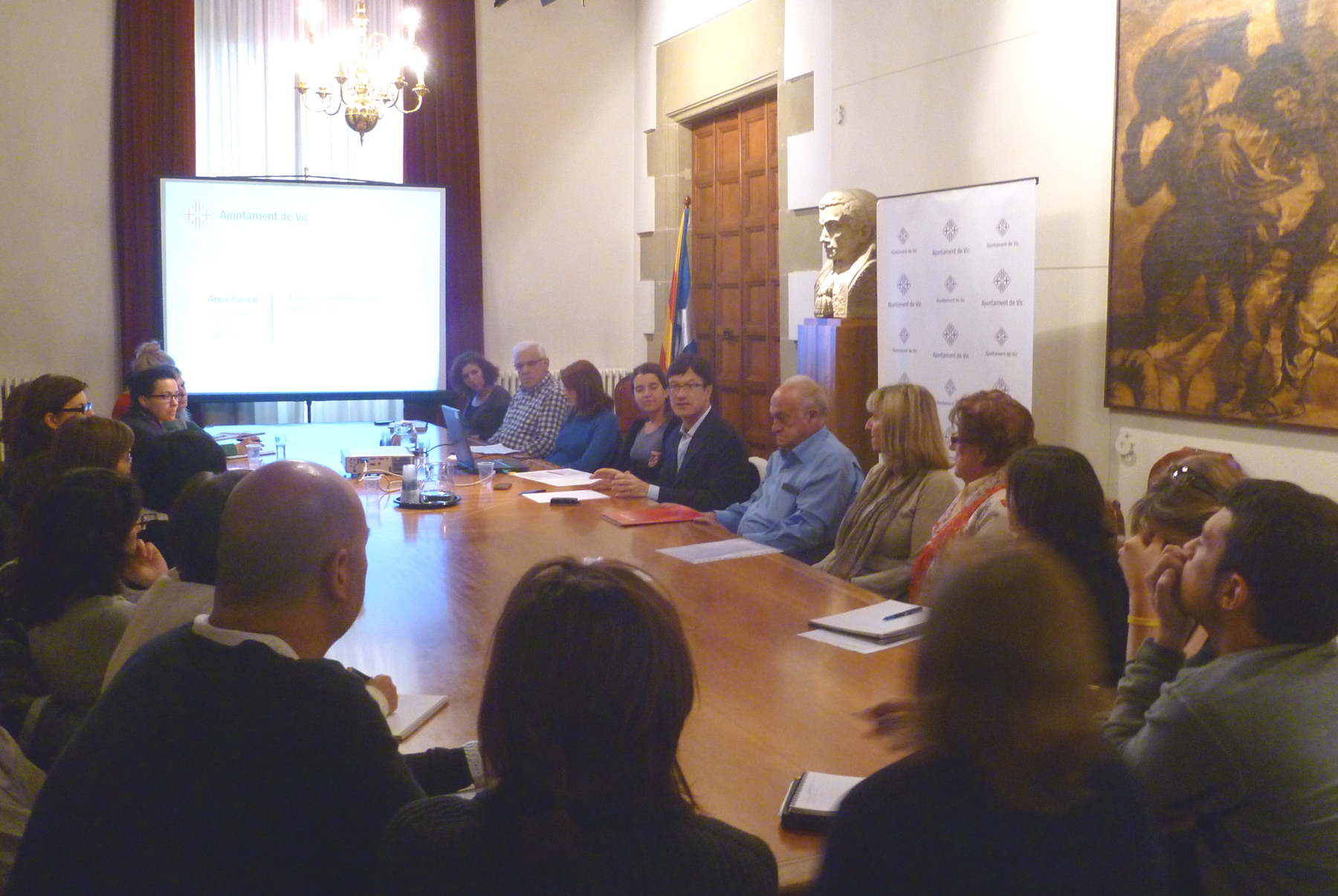 El regidor Xavier Farrés amb tots els agents socials per a la detecció de necessitats alimentàries en infants i joves