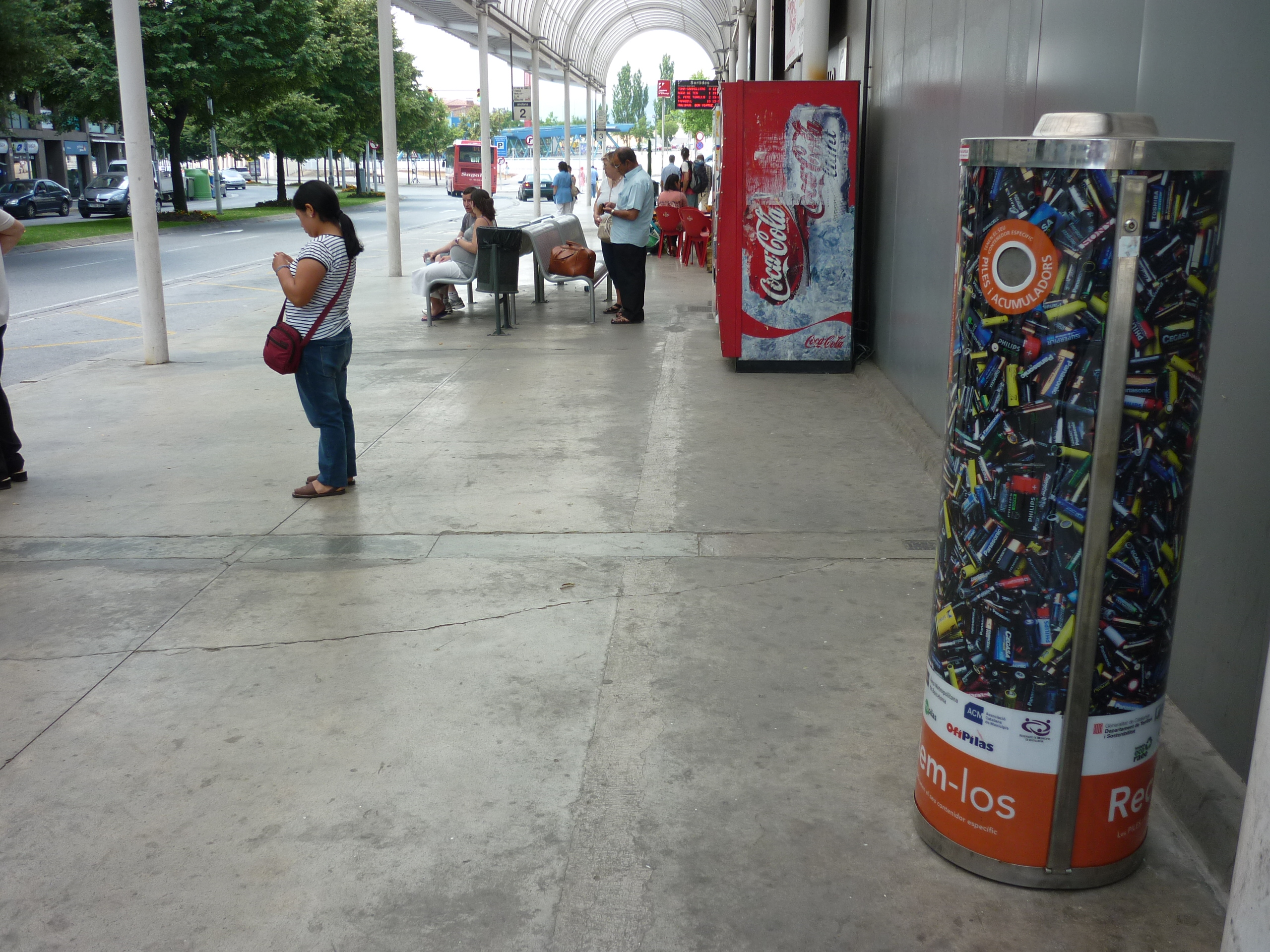 Un dels 13 contenidors situat a l’estació d’autobusos de Vic
