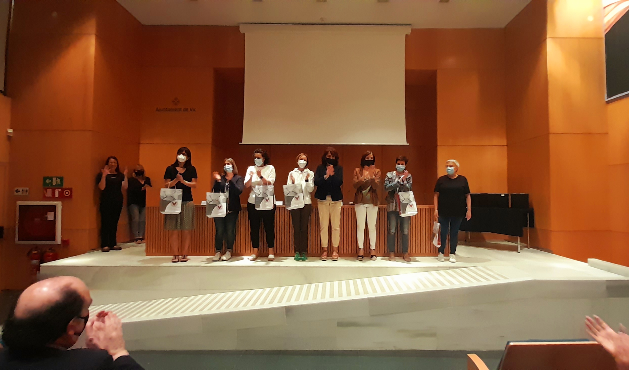 Anna Erra i Elisabet Franquesa en l’acte de cloenda del curs 2020/2021