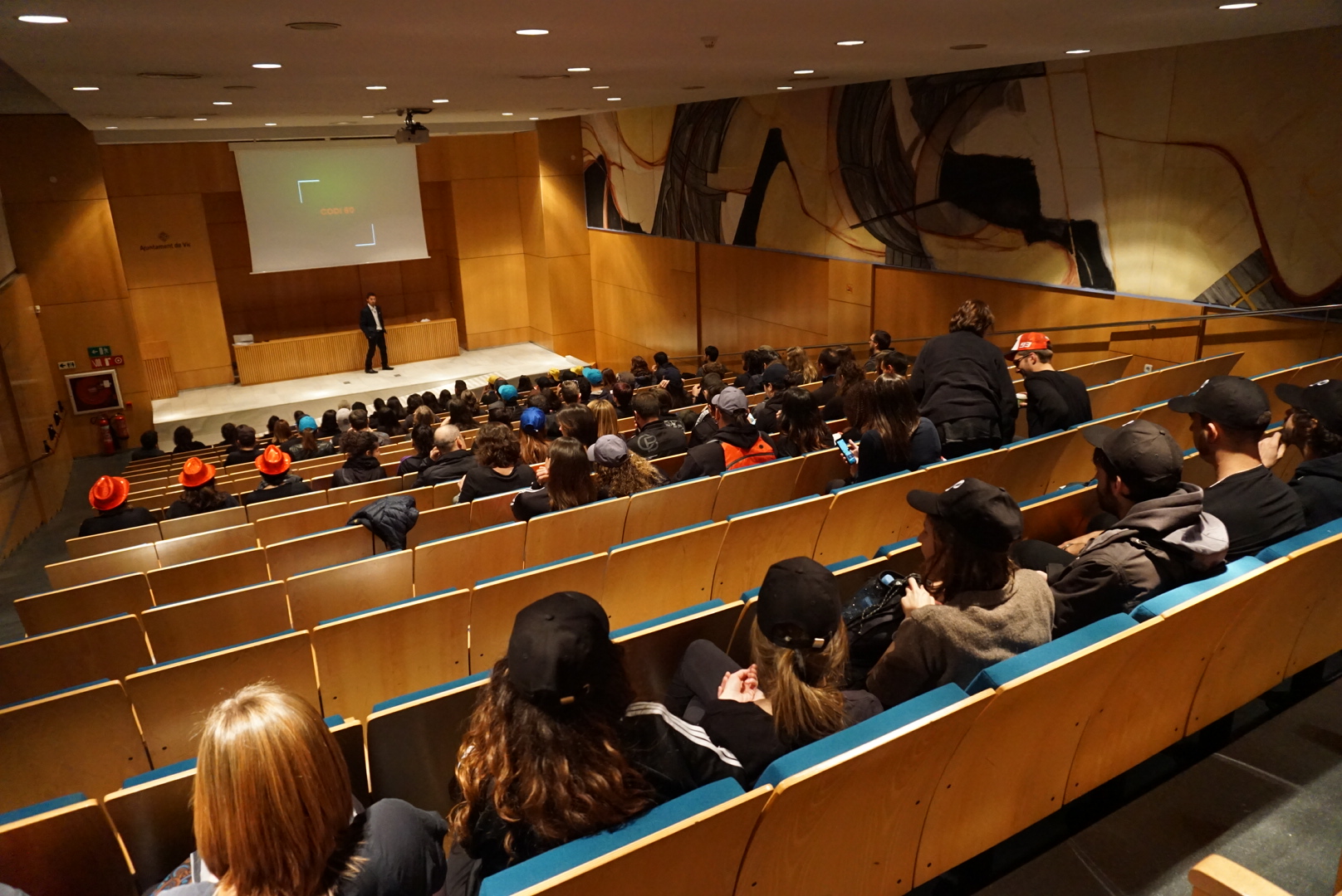 Benvinguda dels participants al ‘Codi 60’