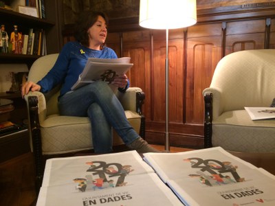 Anna Erra durant la presentació de la memòria.