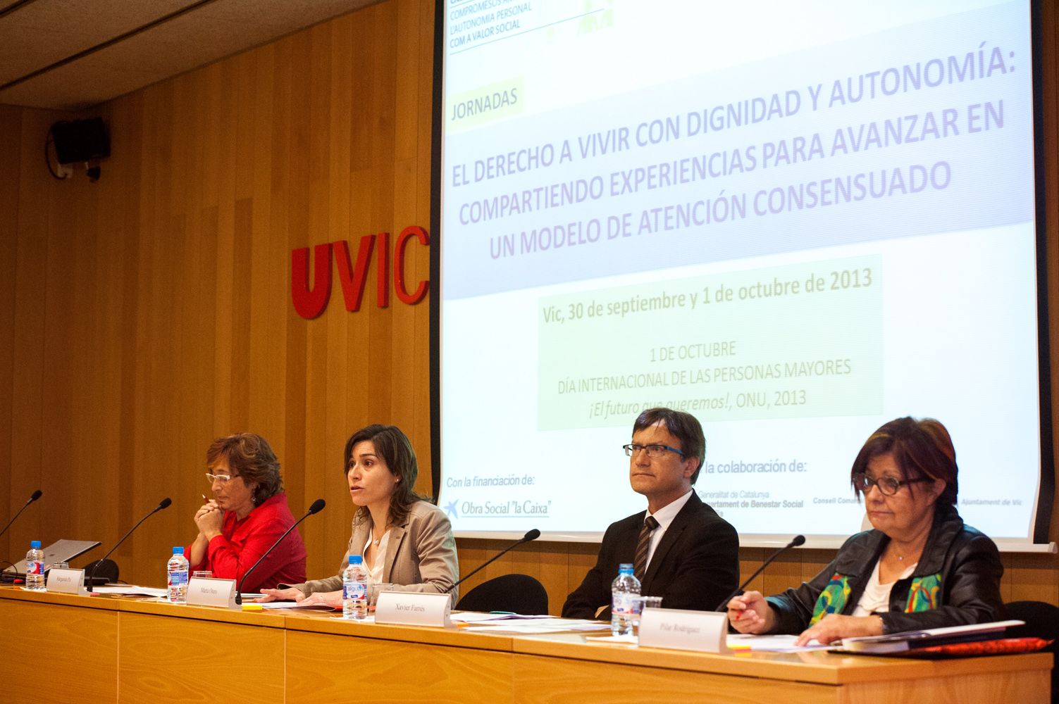 Autoritats presents a l'acte inaugural de la jornada