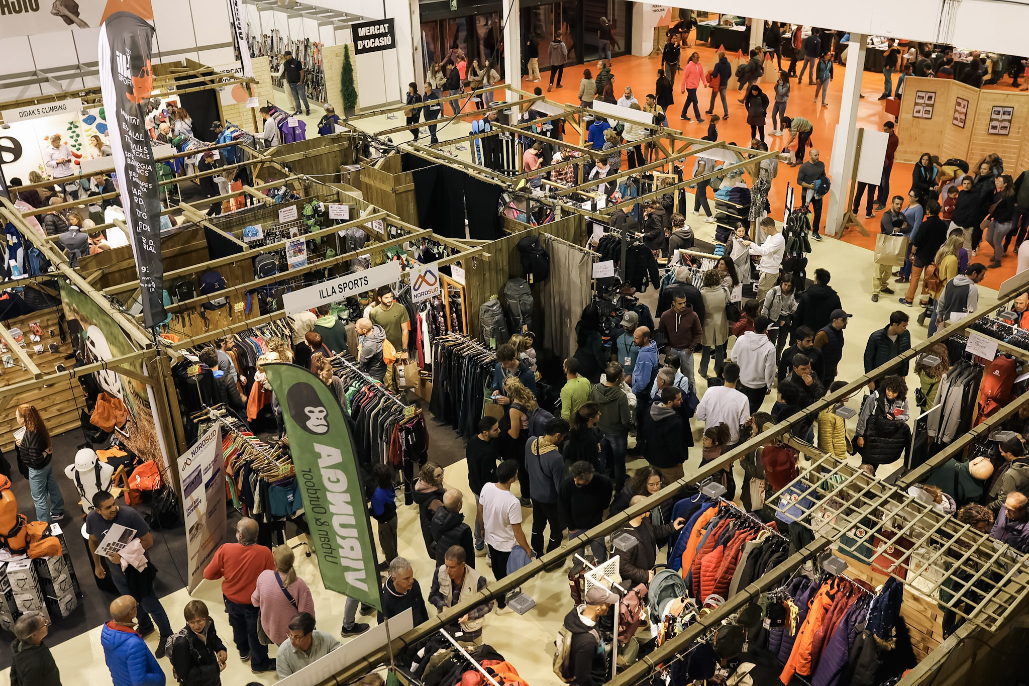 L’àrea d’exposició d’equipament i material esportiu, dissabte a la tarda