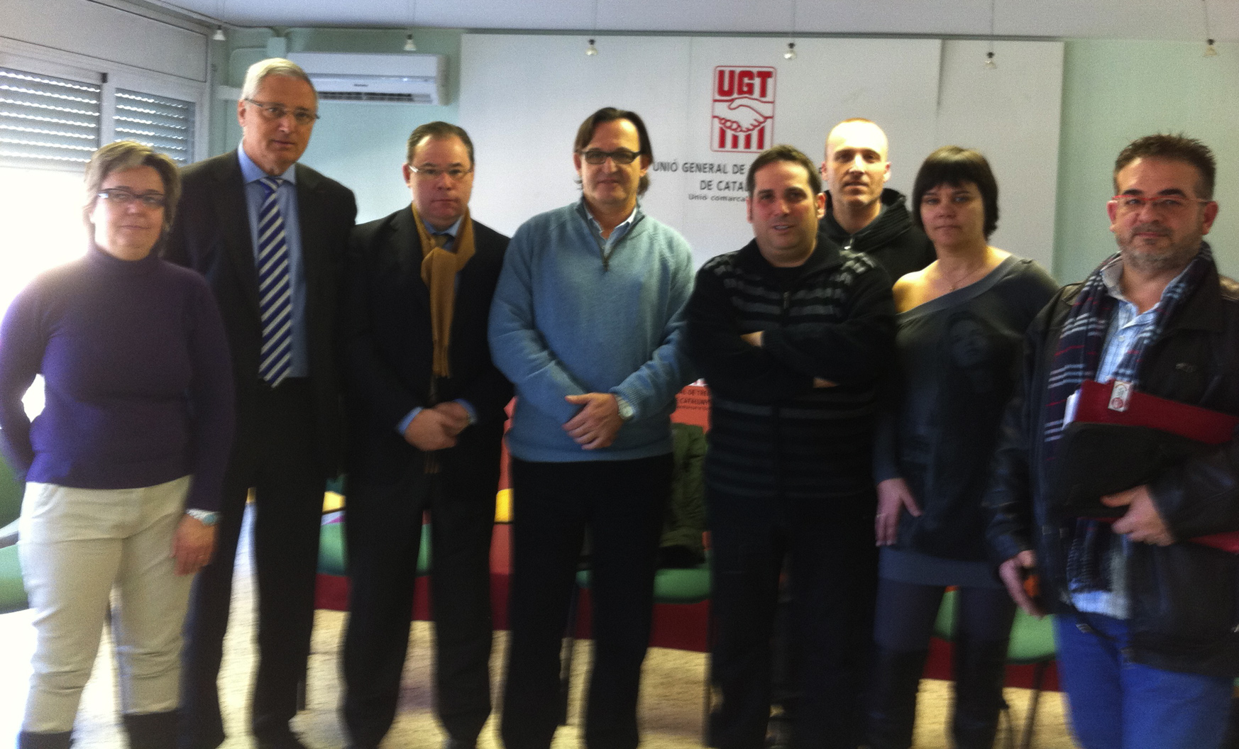 Fotografia dels responsables de l’UGT amb l’alcalde, Josep Arimany i Joan Turró a la trobada d’avui al matí