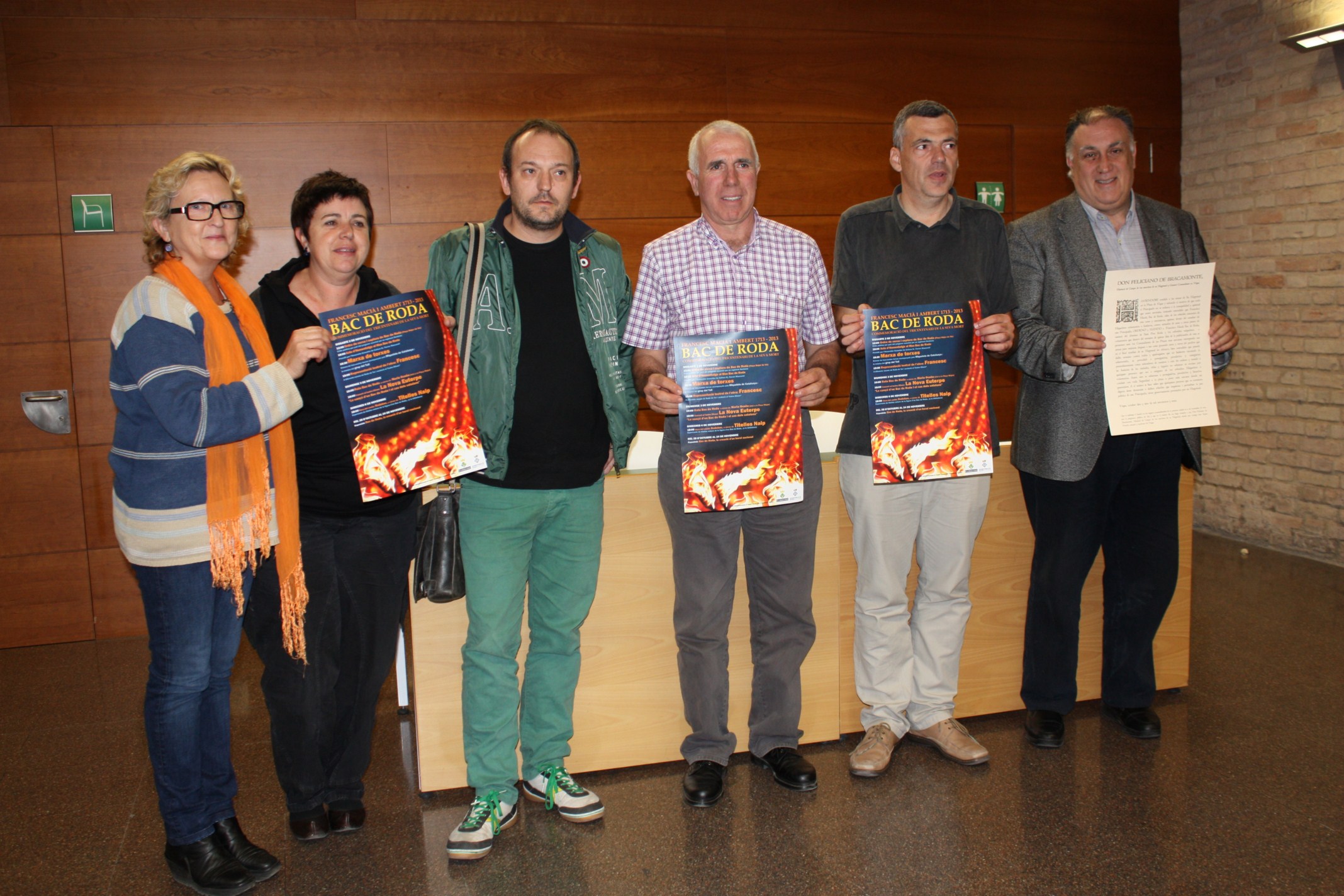 Autoritats municipals a la presentació dels actes per la commemoració dels Tricententari de la mort de Bac de Roda
