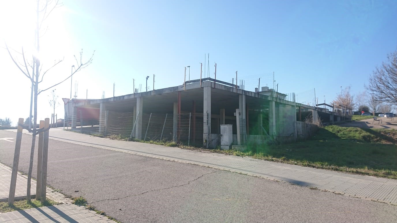 Solar on es construirà l’habitatge cooperatiu