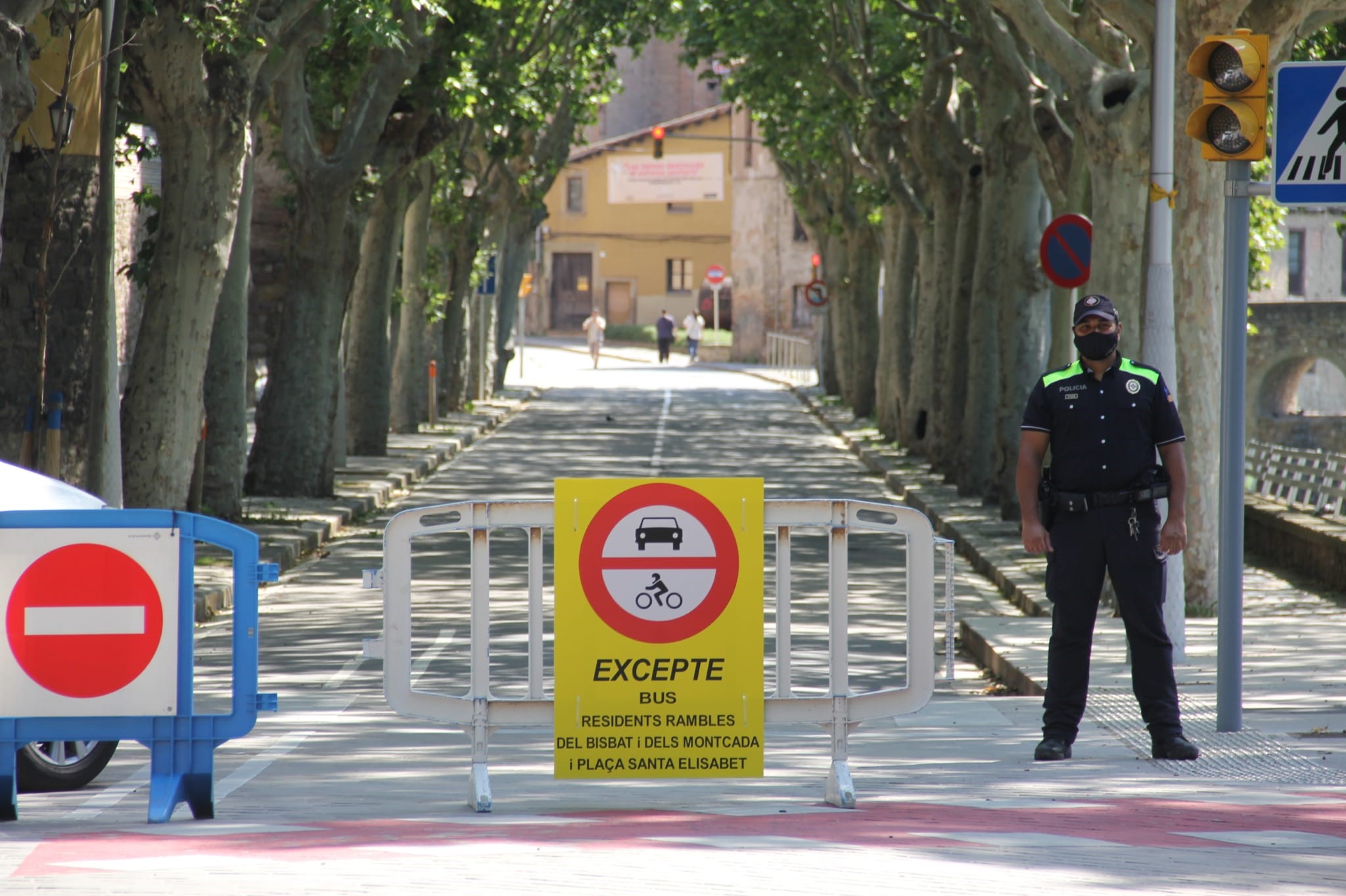 Accés tancat pel mercat dels dissabtes a la rambla dels Montcada (imatge d’arxiu)