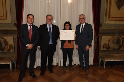 M. Carme Bover rep el distintiu de l’ACT.