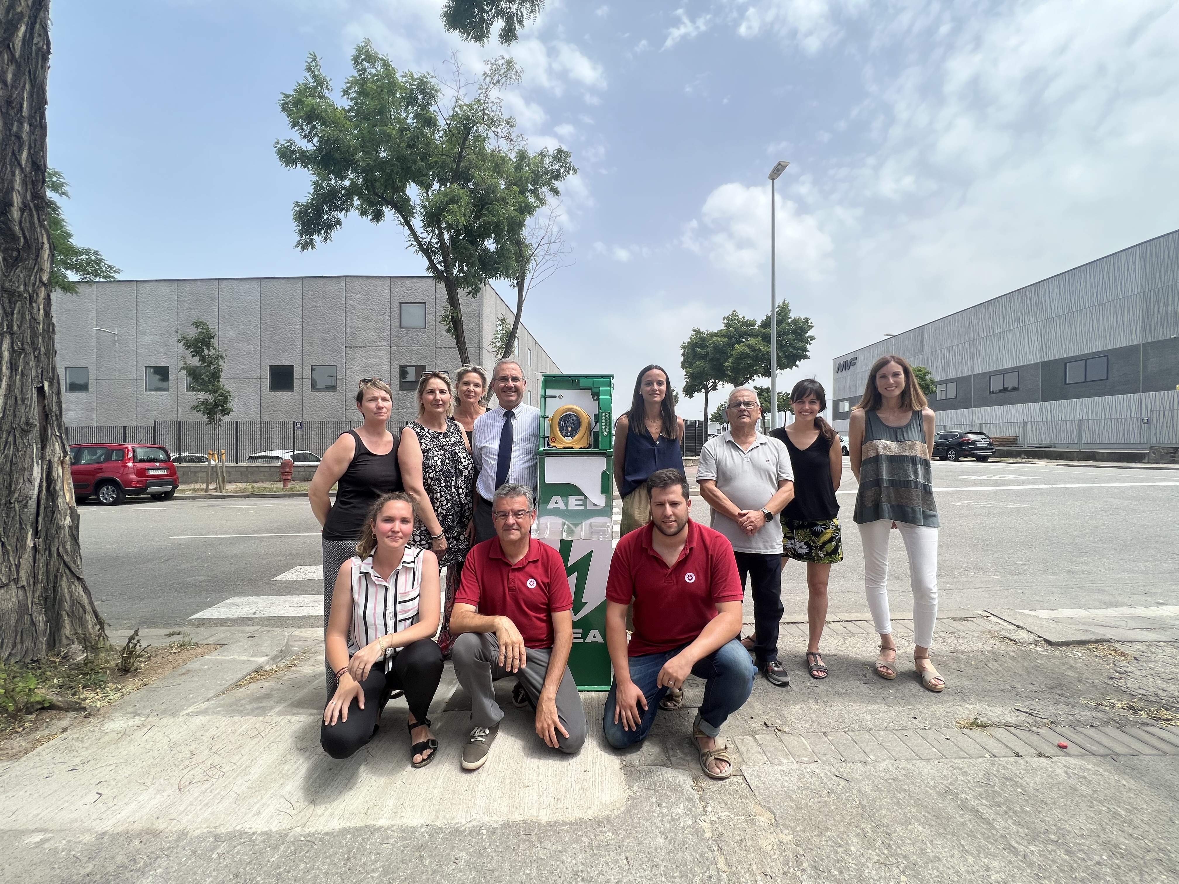 Núria Vergés amb els empresaris i empresàries de la Taula de Polígons de Vic i membres de l’empresa Catwas