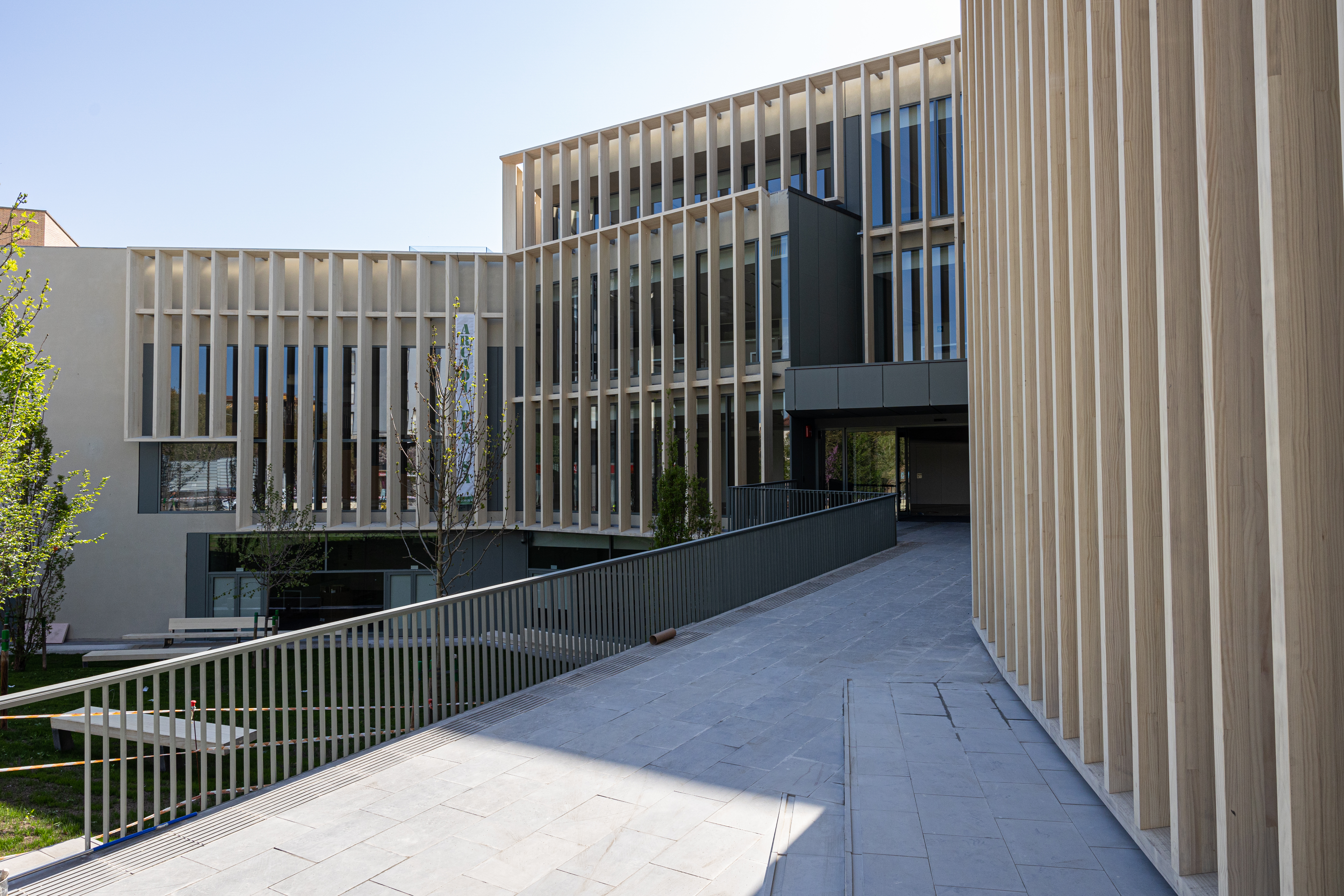 Biblioteca Pilarin Bayés