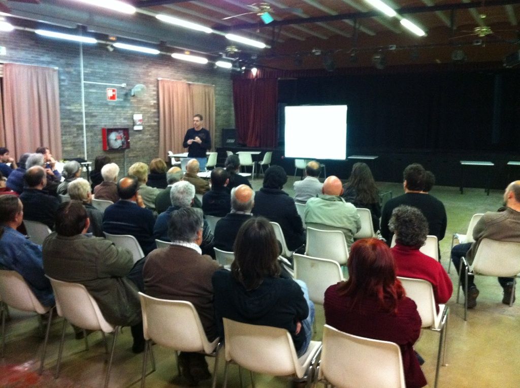Un moment del taller de compostatge al Centre Cívic de la Guixa de l’any passat