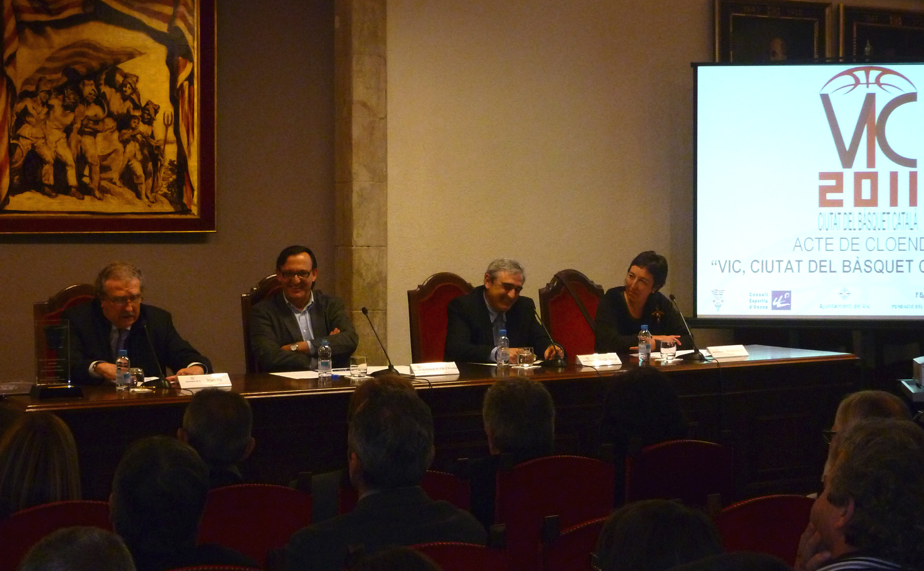 D’esquerra a dreta: Joan Fa, Josep M. Vila d’Abadal, Alfredo Vega i Montserrat Rovira ahir a la Sala de la Columna 