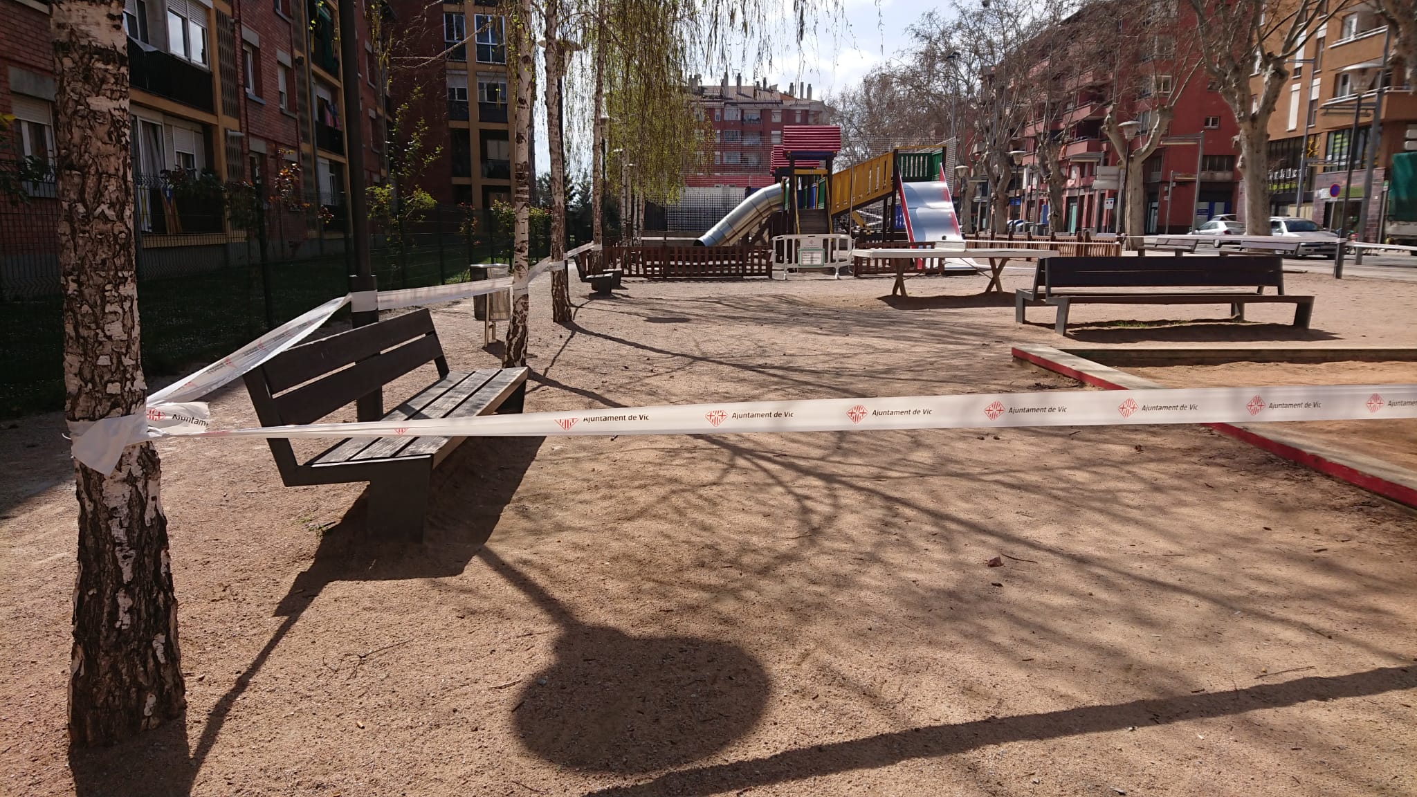 Parc infantil tancat a Vic