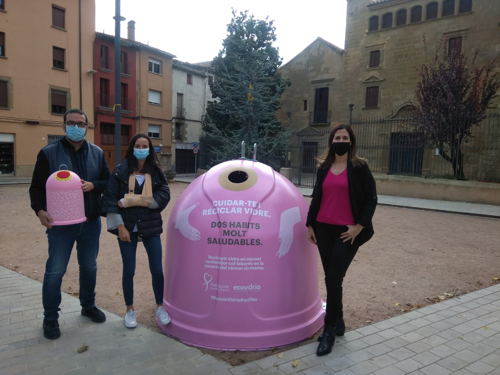 Albert Castells, Núria Vergés i Sílvia Mayo