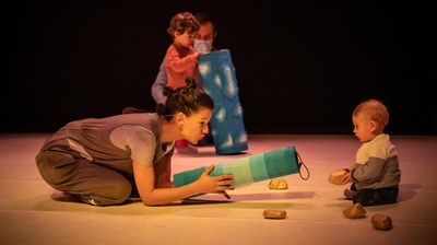 Univers, Engruna Teatre.