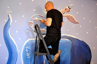 Exposició mural "Drets de la canalla", de Valentí Gubianas.