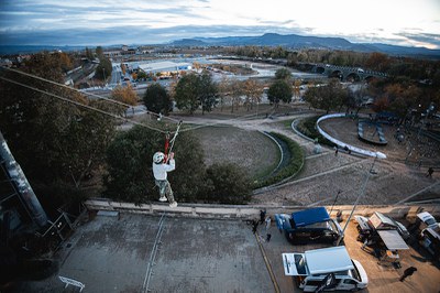 Llença't per la tirolina!.