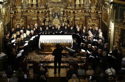 Tres mirades corals al silenci de la mort.