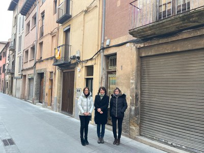 Fabiana Palmero, Anna Erra i Elisenda Foradada al carrer Nou de Vic .
