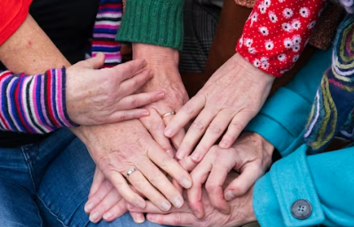 Fem comunitats que acompanyen: convivint amb les persones amb demència.