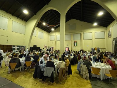 Vic celebra el tercer Iftar Comunitari impulsat per les comunitats musulmanes i altres entitats socials de la ciutat.