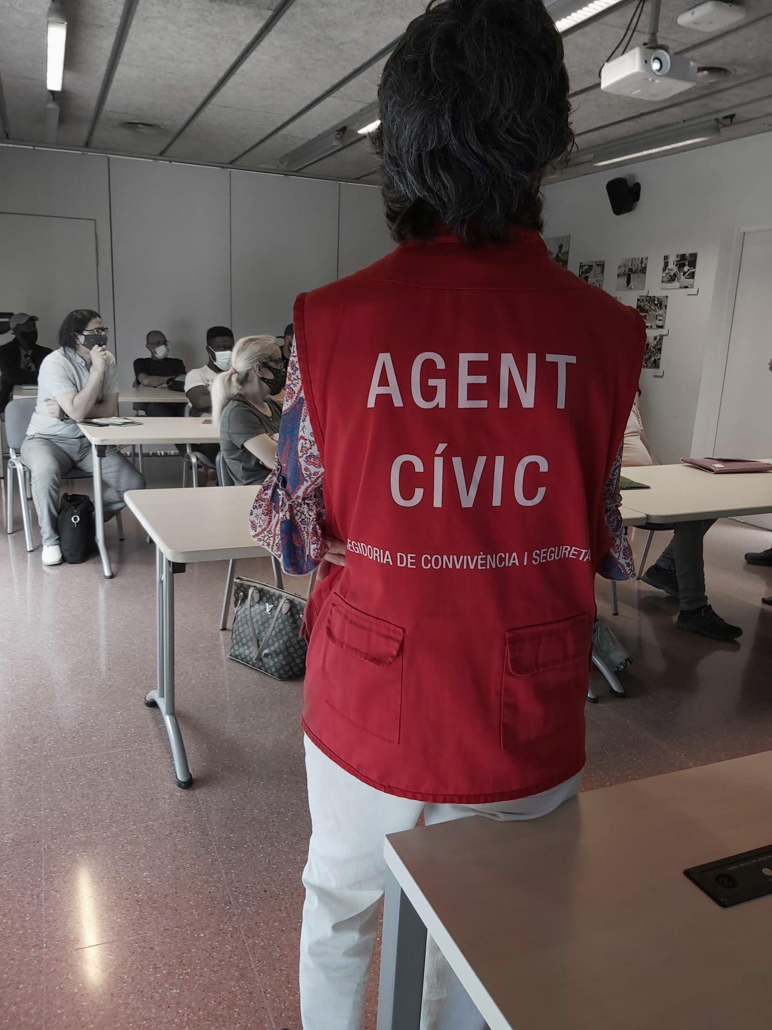 formació a l'aula de la Guàrdia Urbana