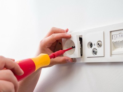 Petites reparacions a casa.