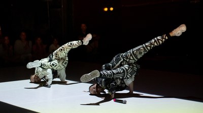 Petit Break. Brodas Bros.