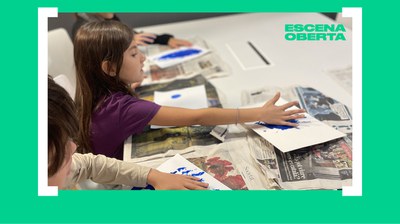 Taller artístic per a infants durant l’obra 'La Presència'.