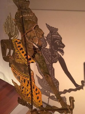 Mites i creences: un viatge simbòlic a través de la pell que ens uneix.