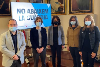 L'Ajuntament de Vic i Salut presenten la campanya "No abaixem la guàrdia" per fer front a la pandèmia.