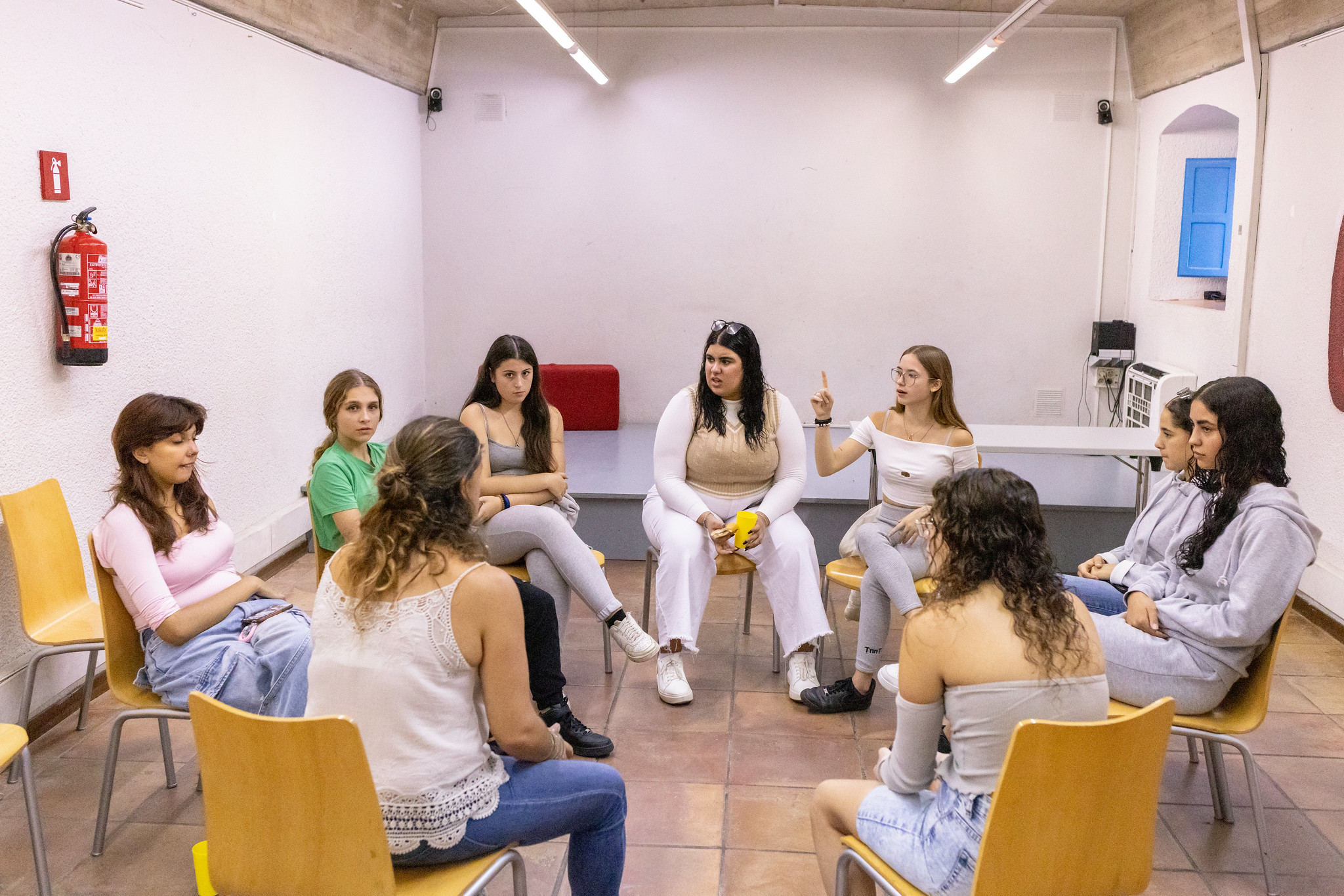 Es vol fomentar la participació activa i el debat sobre temes d'interès
