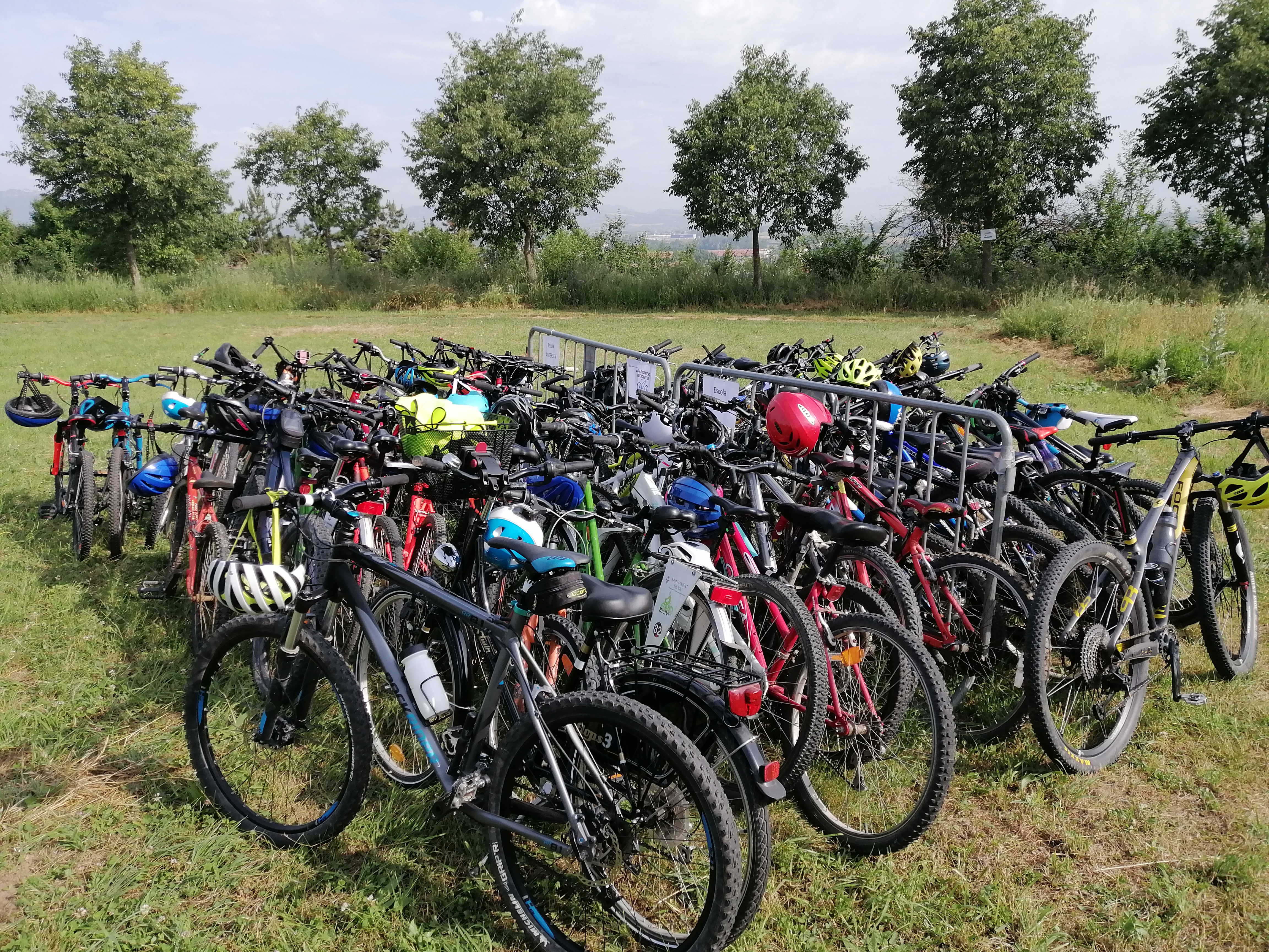aparcament de bicis al Puig dels Jueus