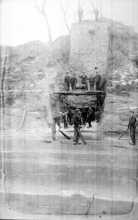 Pou de Glaç.JPG Pou de Glaç.JPG